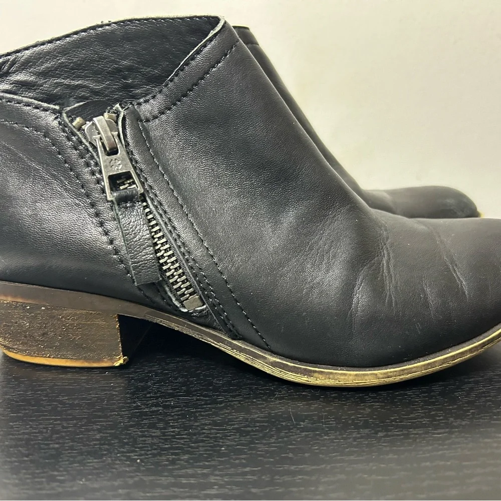 Lucky Brand Black Leather Ankle Booties with side Zipper Womens 7M/37 - Picture 2 of 8